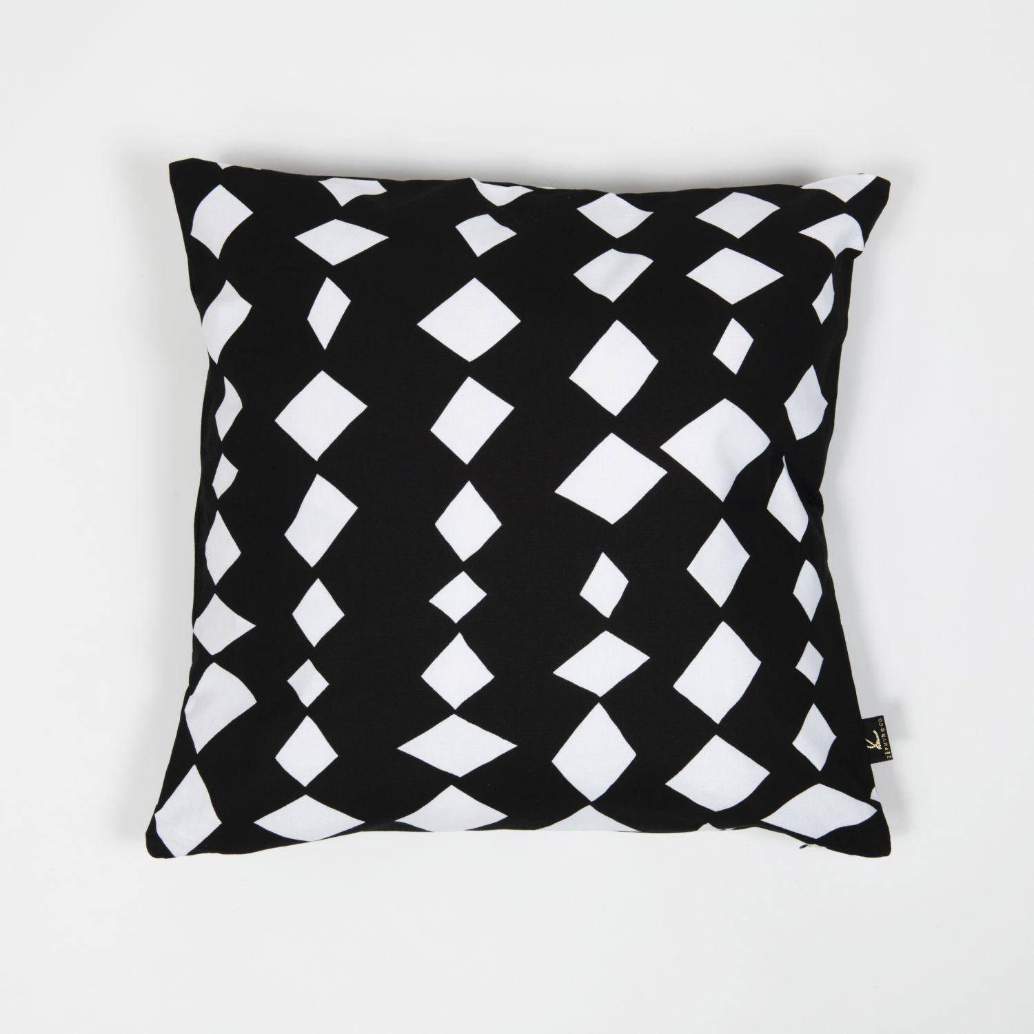 Housse de coussin en coton motif Kika black and white