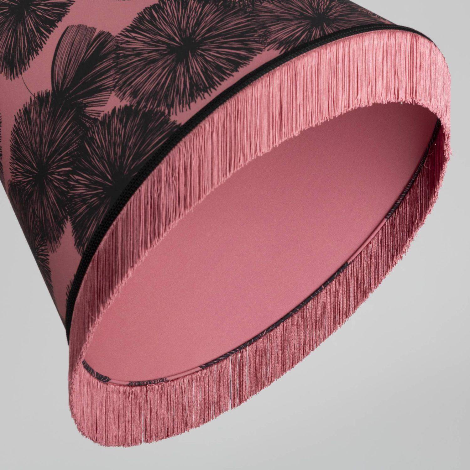 Suspension en Percale de coton motif exterieur Ginksin rose et interieur uni rose avec franges